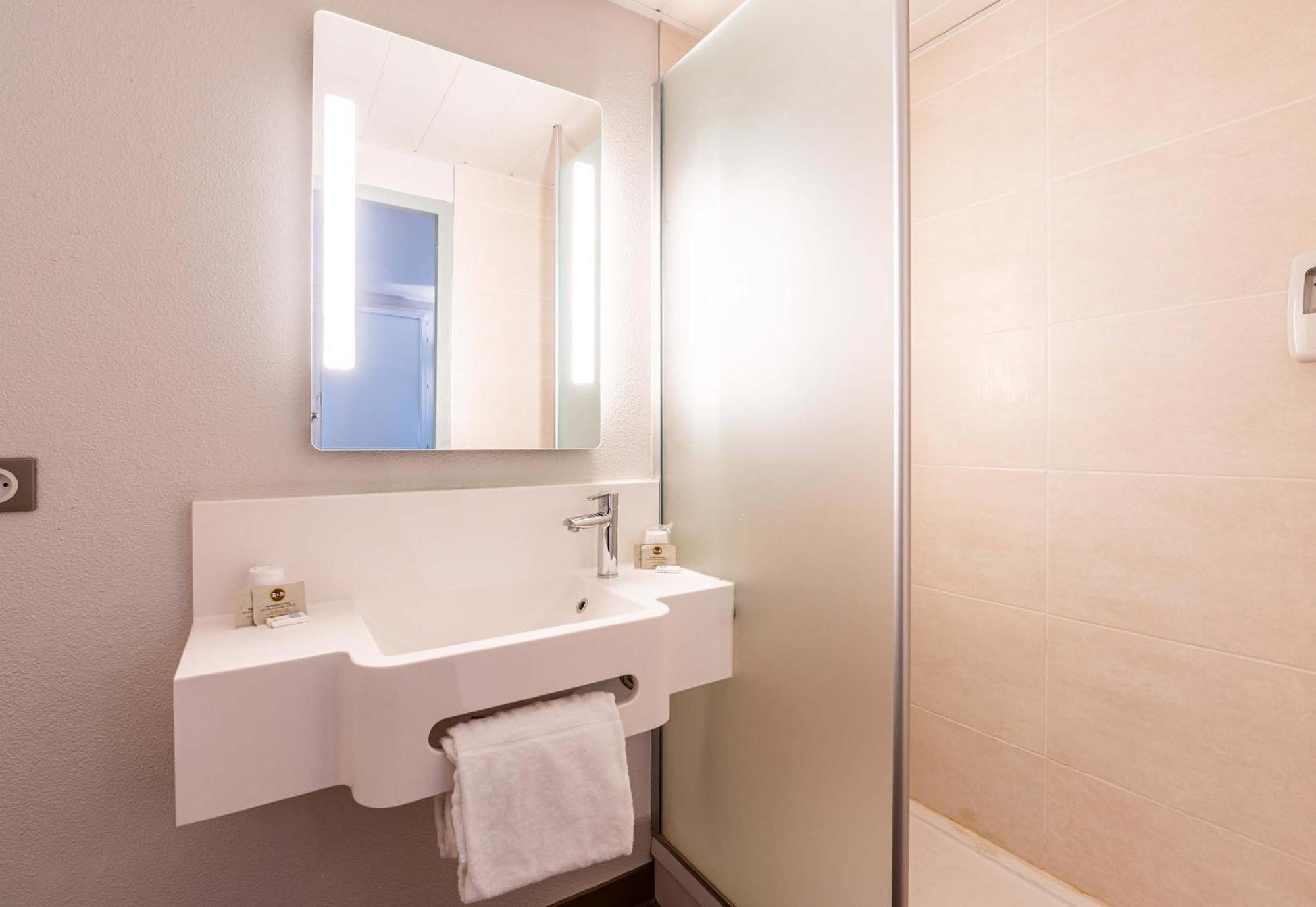 Sainte-Marie-de-Cuines B&B Hotel Saint Jean De Maurienne מראה חיצוני תמונה