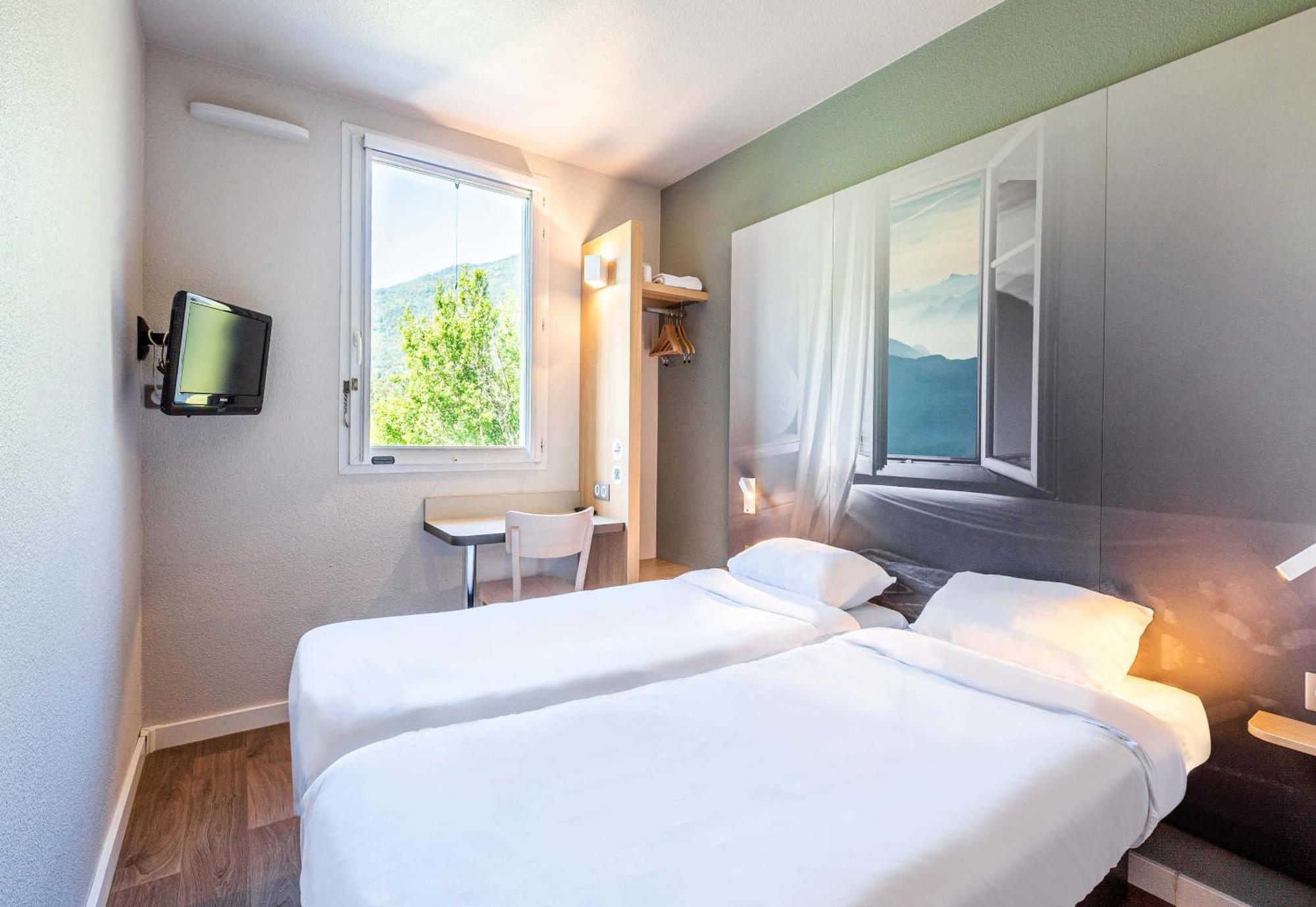 Sainte-Marie-de-Cuines B&B Hotel Saint Jean De Maurienne מראה חיצוני תמונה